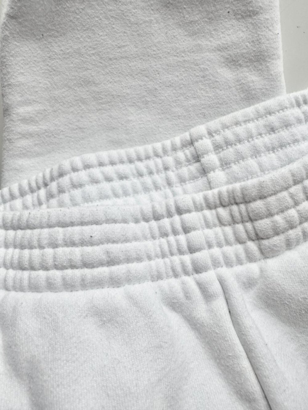 Aritzia TNA White Cozy Fleece Mid Rise Perfect Fit Jogger Sweatpants, Size XS - Picture 8 of 15